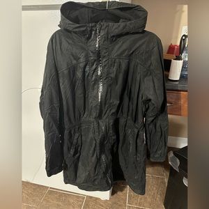 Lululemon Rain Jacket/Wind Breaker - Size 10